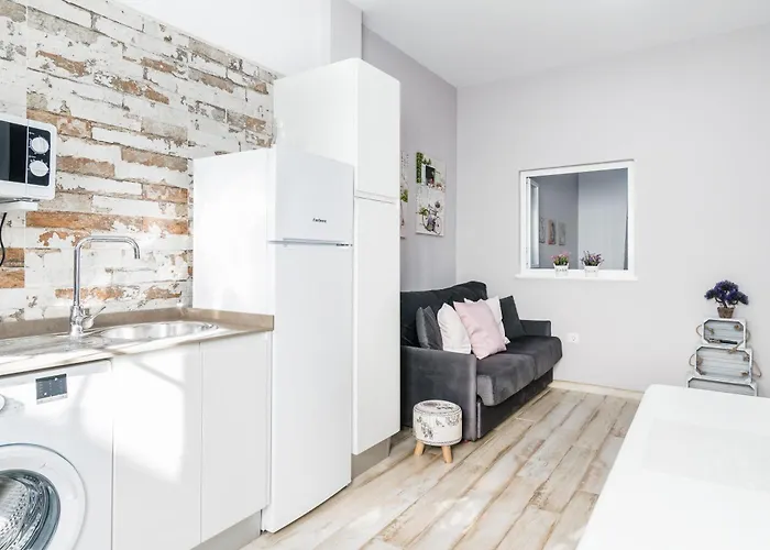 Claudia Conil De La Frontera